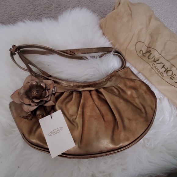 Luvshoes Canada Brand New Gold Shoulder Bag - Picture 1 of 7